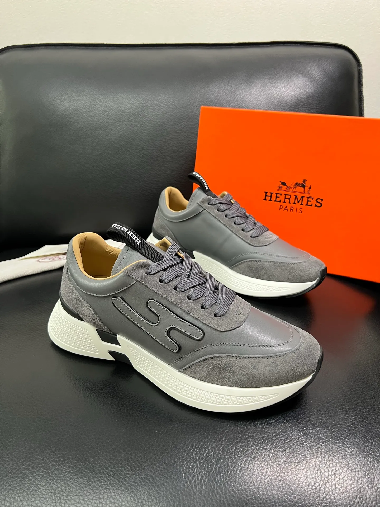 Men's men's shoes 💰840 Hermes top purchasing Hermes counter synchronization, original factory configuration, original cowhide fabric imported from Italy, high-quality splicing technology, fully imported water-dyed cowhide lining, soles: original factory special soles are super comfortable, original factory and single goods are high quality, welcome to compare and synchronize with counters, code number 39-44 (customized 38 45) 85863